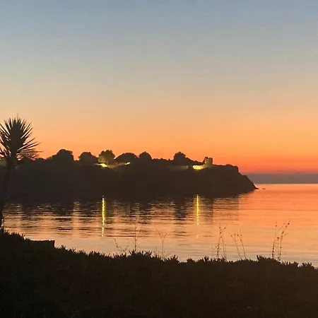 Ulyana - Front Seaview, First Line, Fireplace شقة