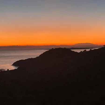 Ulyana - Front Seaview, First Line, Fireplace *