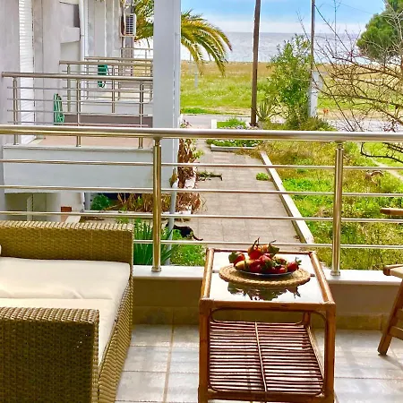 Ulyana - Front Seaview, First Line, Fireplace Apartment
