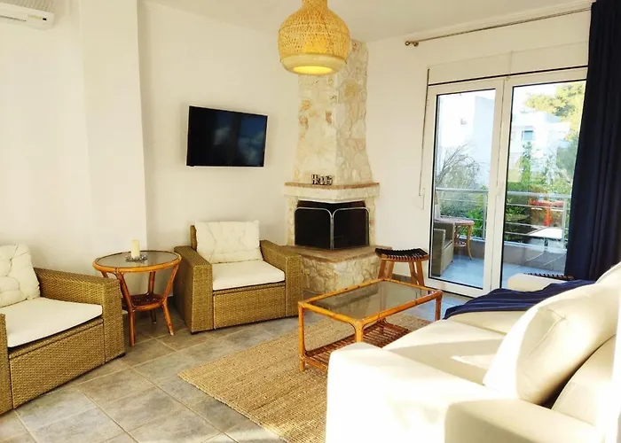 Ulyana - Front Seaview, First Line, Fireplace *